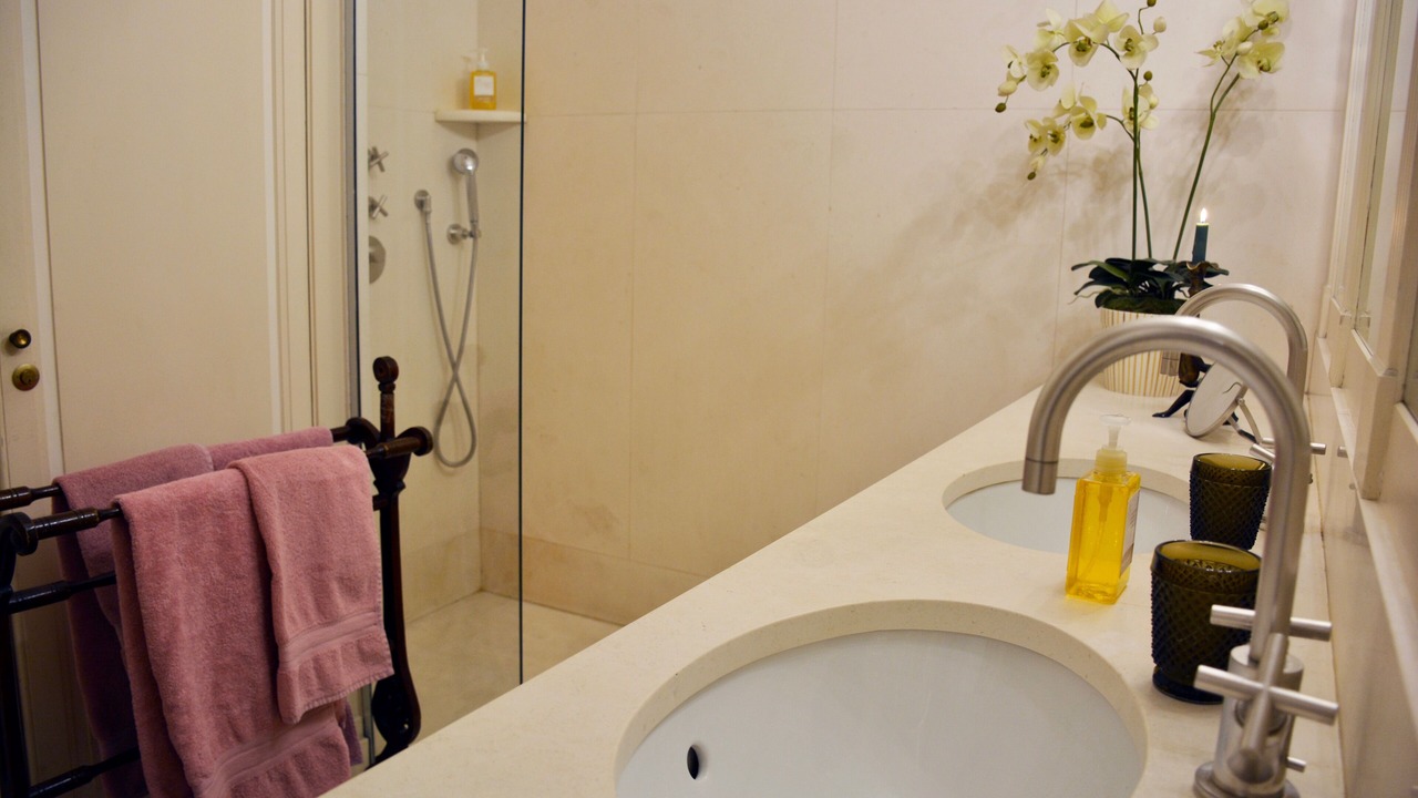 Photo of Bathroom in Chaillot