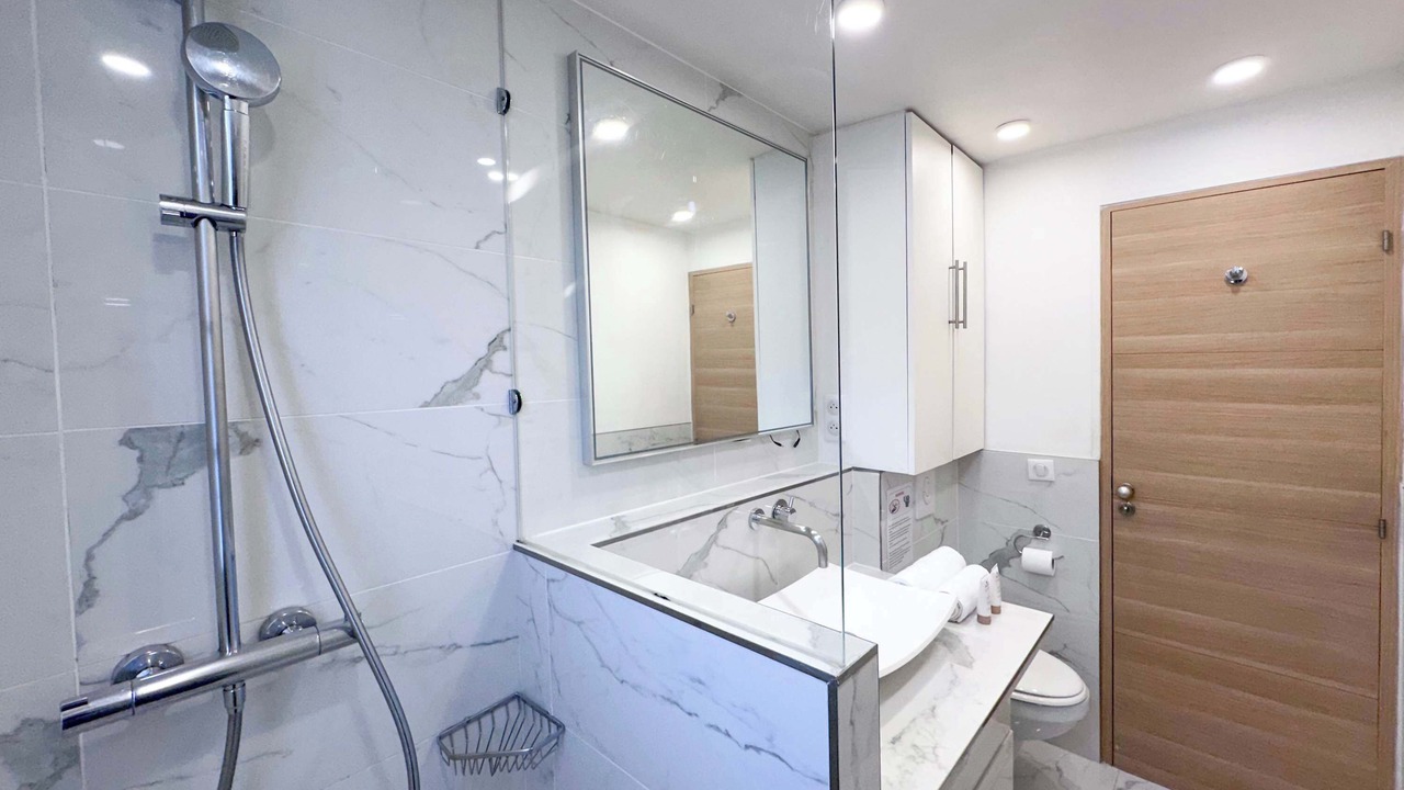 Photo of Bathroom in 9th Arrondissement