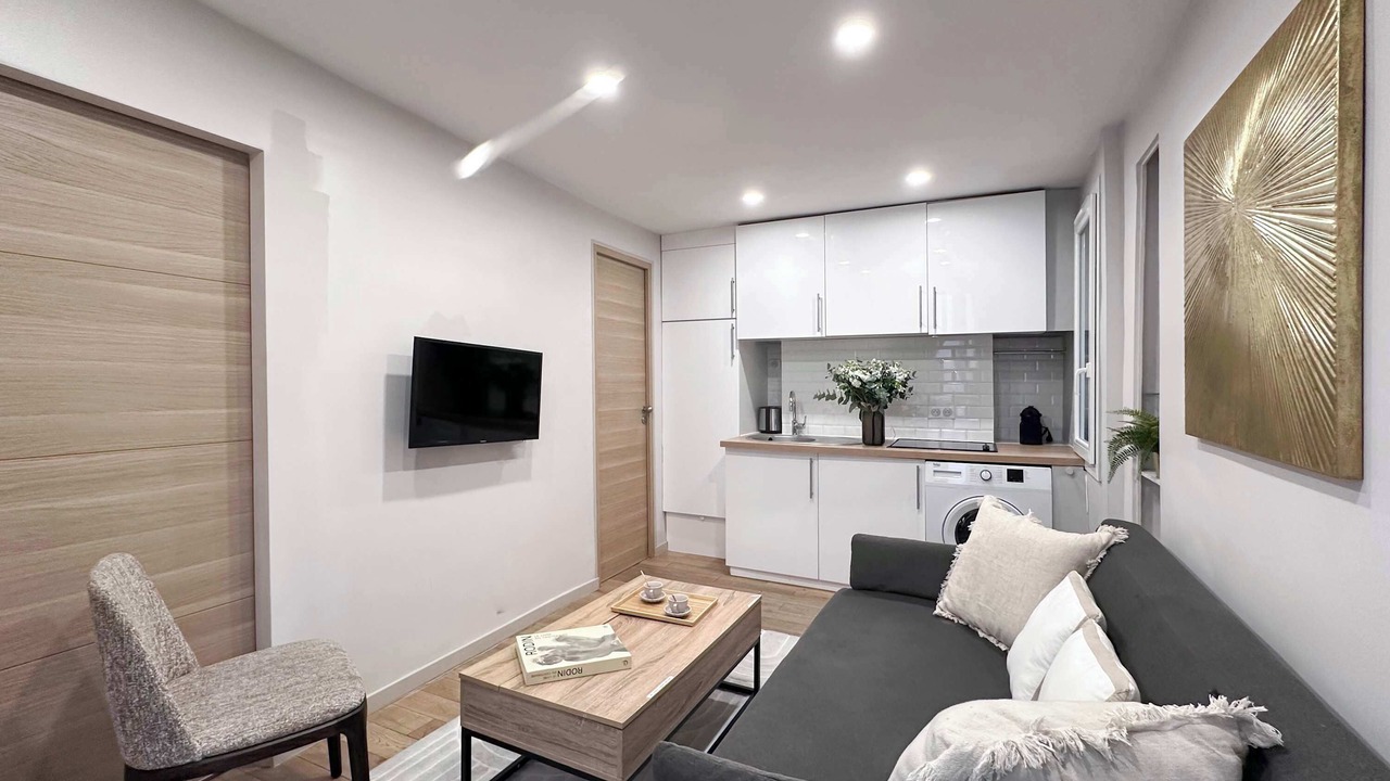 Photo of Bedroom in 9th Arrondissement
