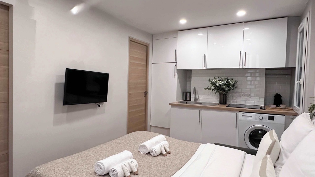 Photo of Bedroom in 9th Arrondissement