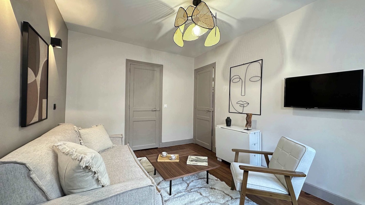 Photo of Bedroom in Chaillot