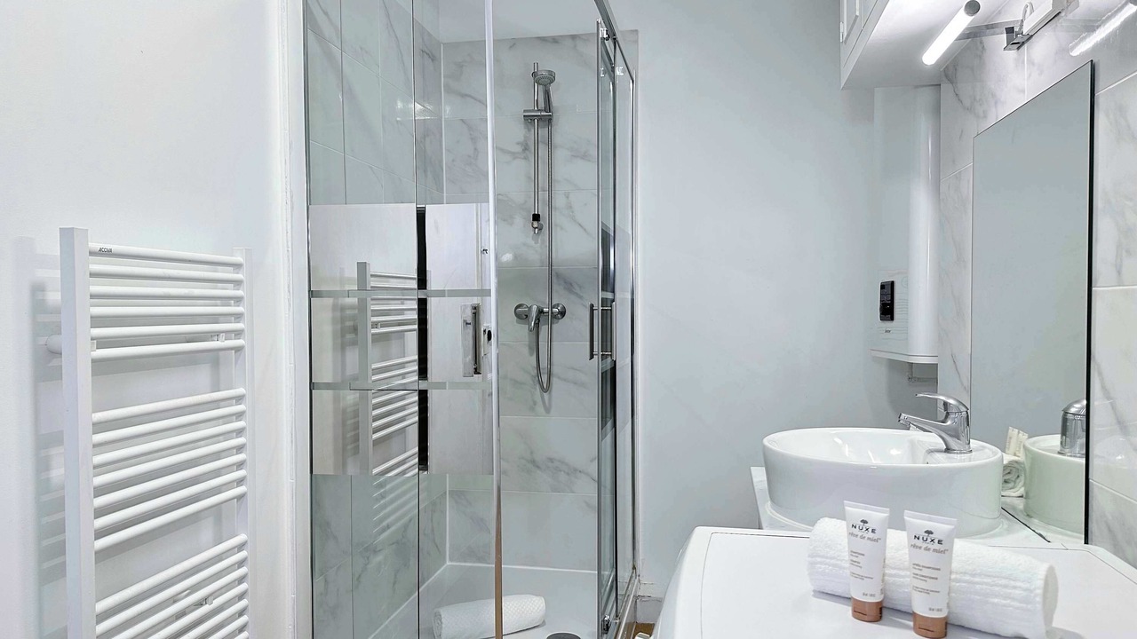 Photo of Bathroom in Chaillot