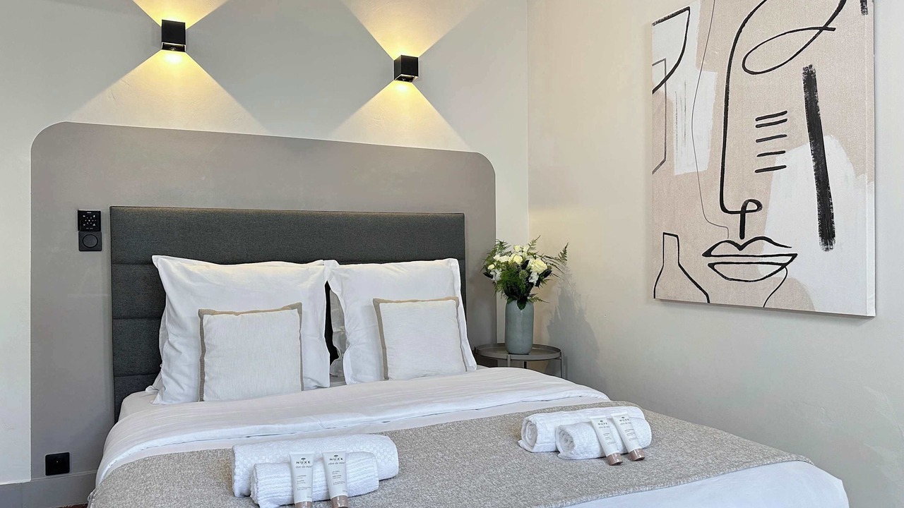 Photo of Bedroom in Chaillot