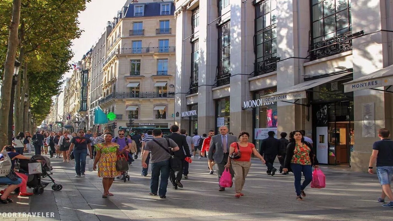 Photo of Others in Champs-Elysees