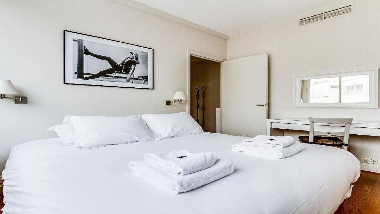 Photo of Bedroom in Champs-Elysees