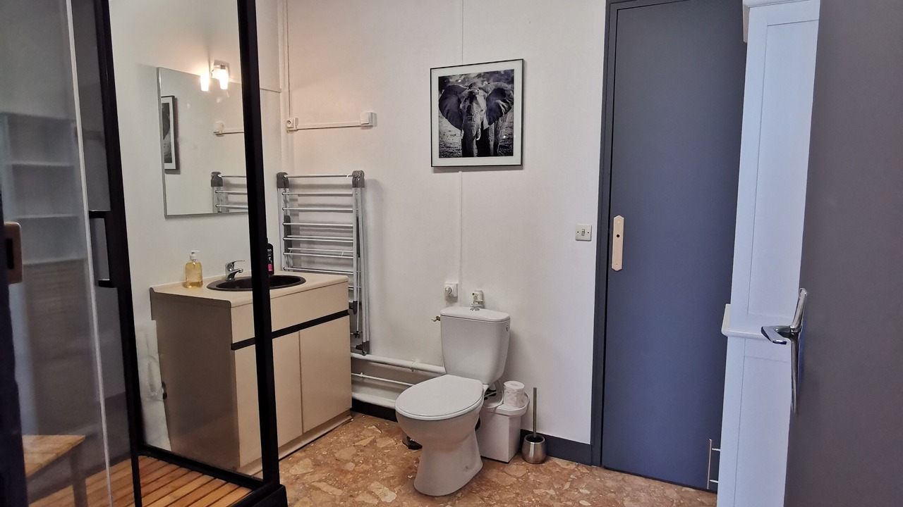 Photo of Bathroom in Esbly