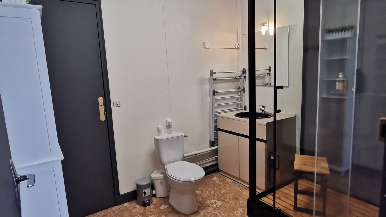 Photo of Bathroom in Esbly