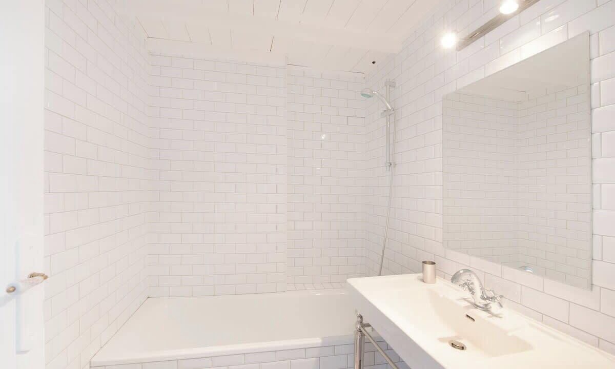 Photo of Bathroom in Notre-Dame-des-Champs