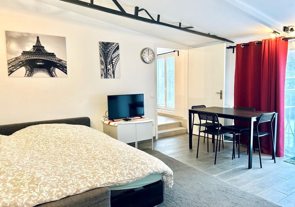Photo of Bedroom in Garches