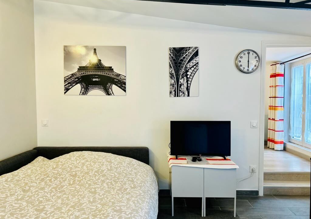 Photo of Bedroom in Garches