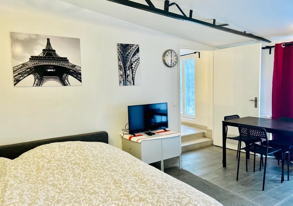 Photo of Bedroom in Garches