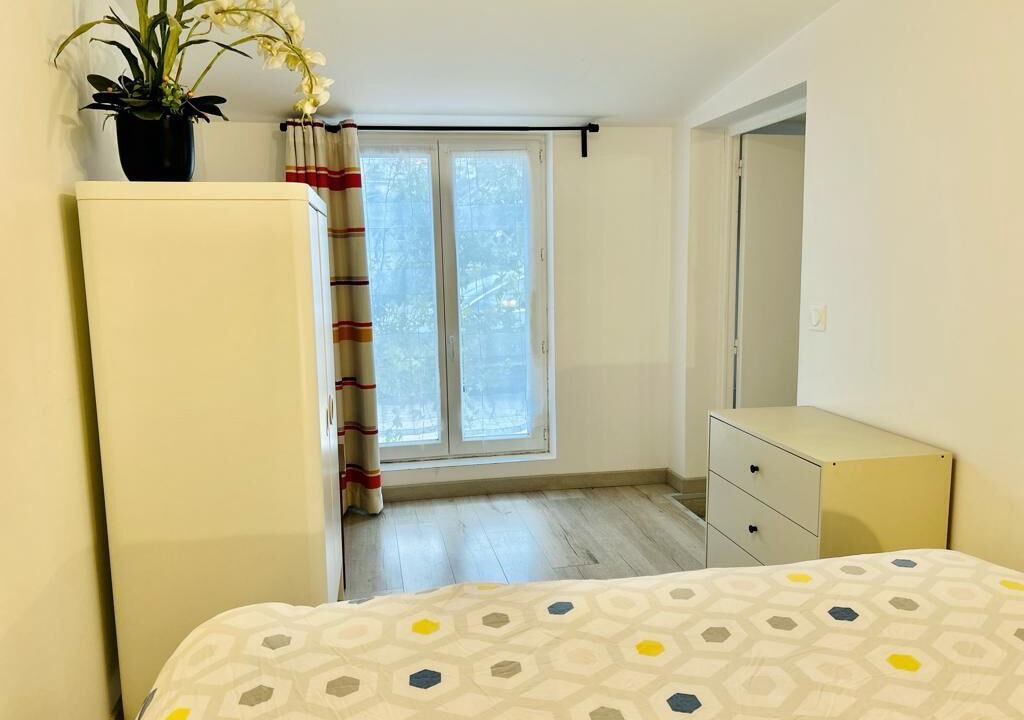 Photo of Bedroom in Garches