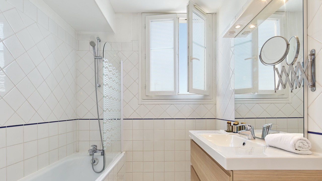 Photo of Bathroom in Asnieres-sur-Seine
