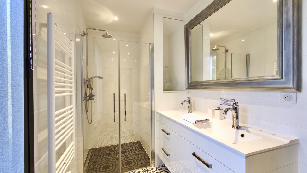 Photo of Bathroom in Puteaux
