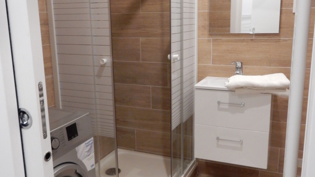 Photo of Bathroom in 9th Arrondissement