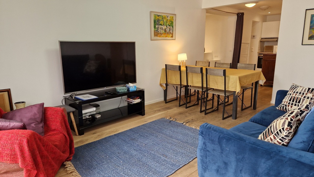 Photo of Livingroom in 9th Arrondissement