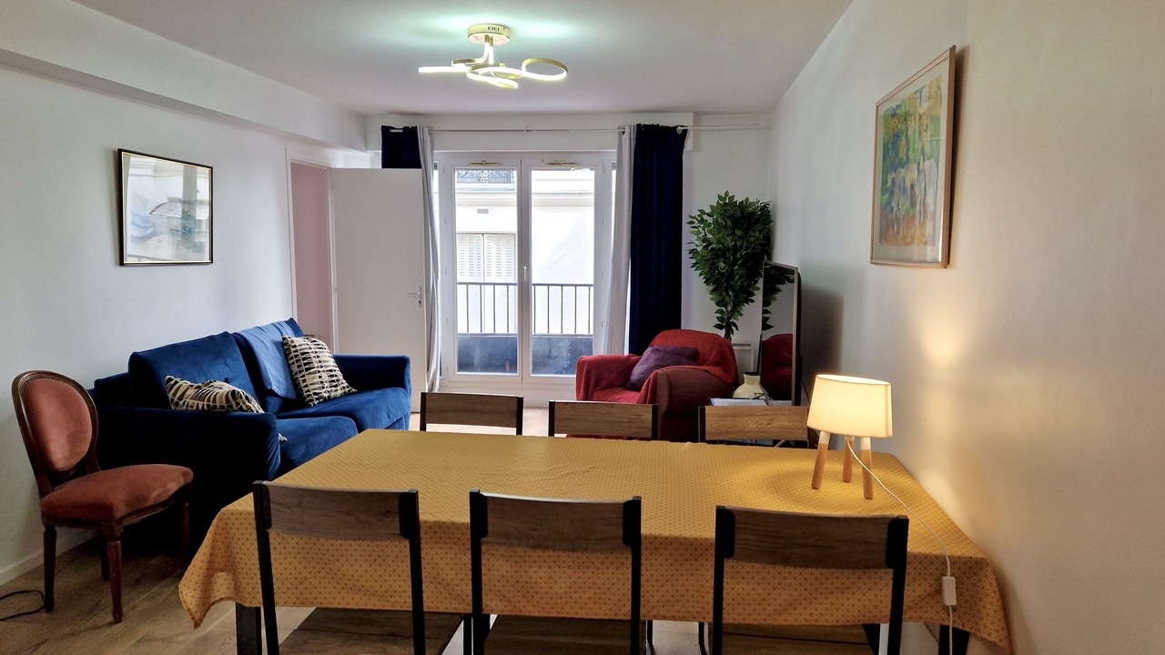Photo of Livingroom in 9th Arrondissement