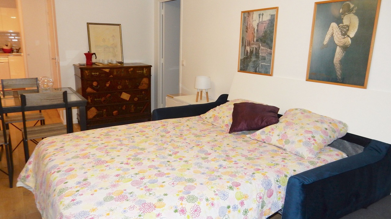 Photo of Bedroom in 9th Arrondissement