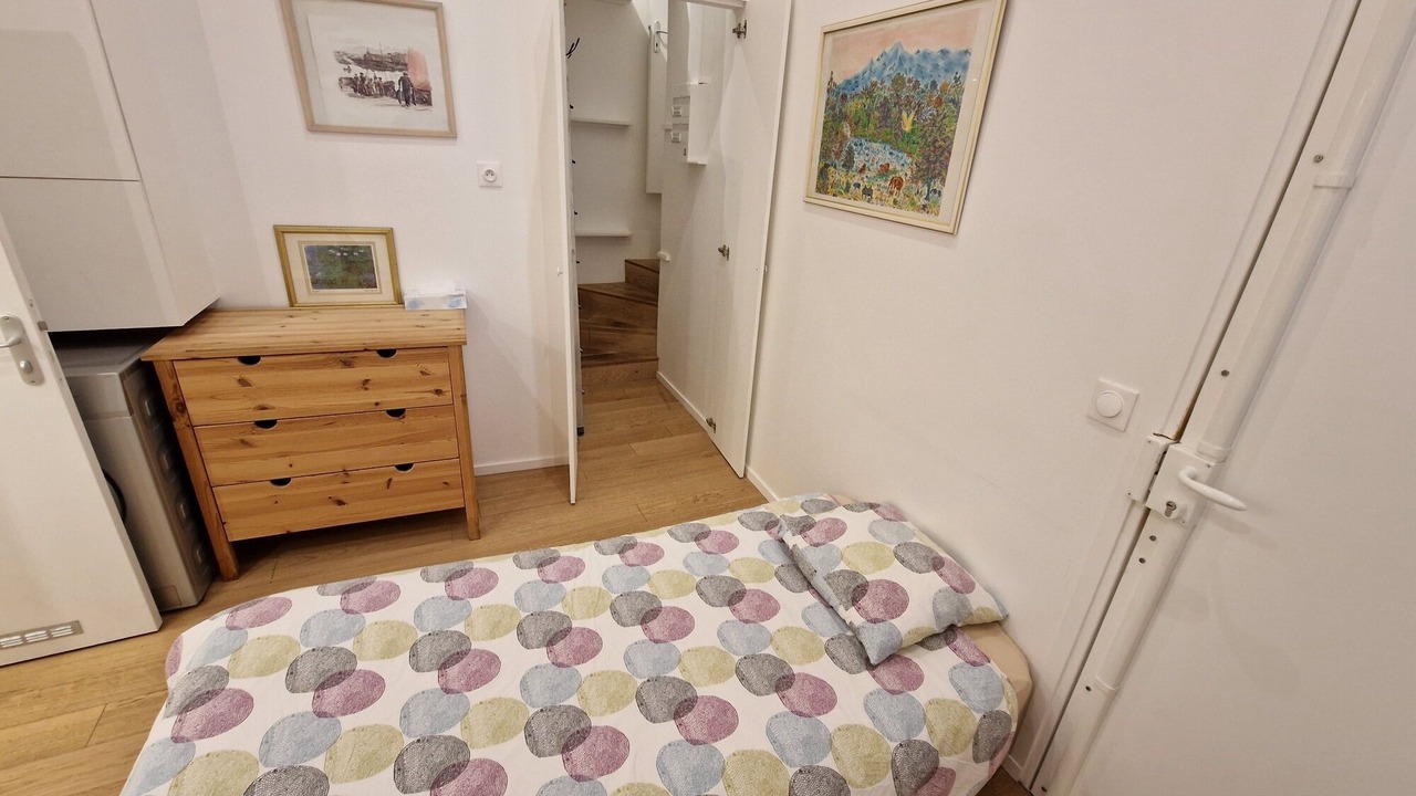 Photo of Bedroom in 9th Arrondissement
