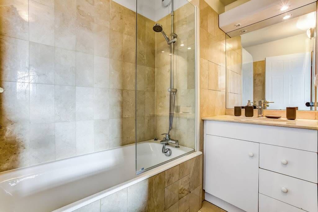 Photo of Bathroom in 16th Arrondissement