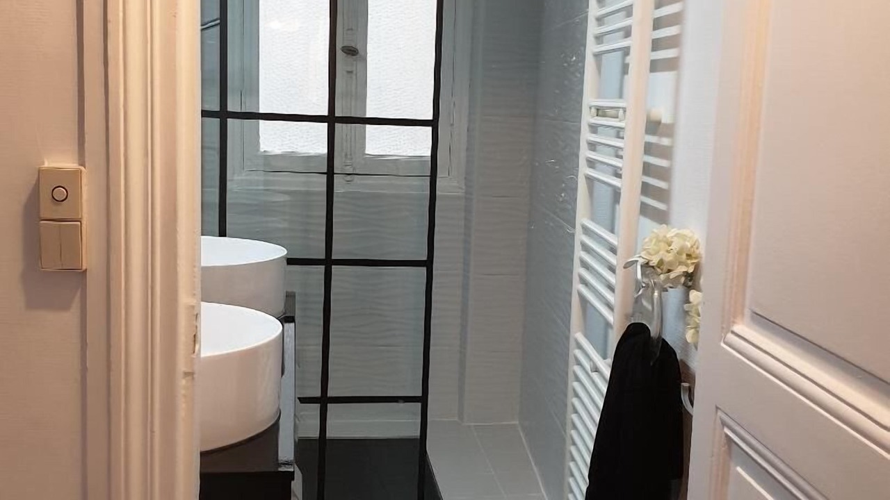 Photo of Bathroom in 16th Arrondissement