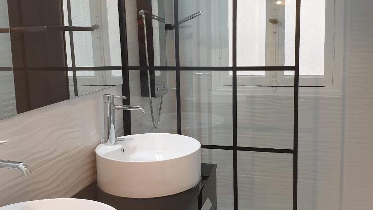 Photo of Bathroom in 16th Arrondissement