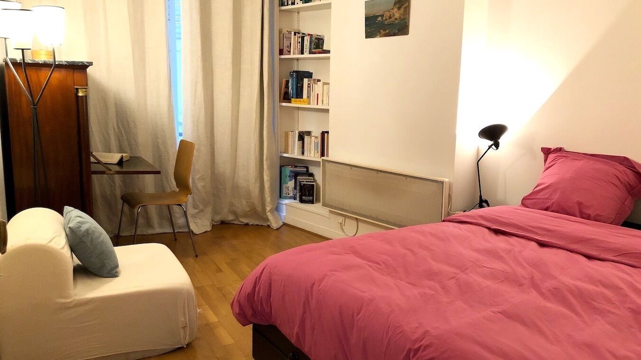 Photo of Bedroom in Chaillot