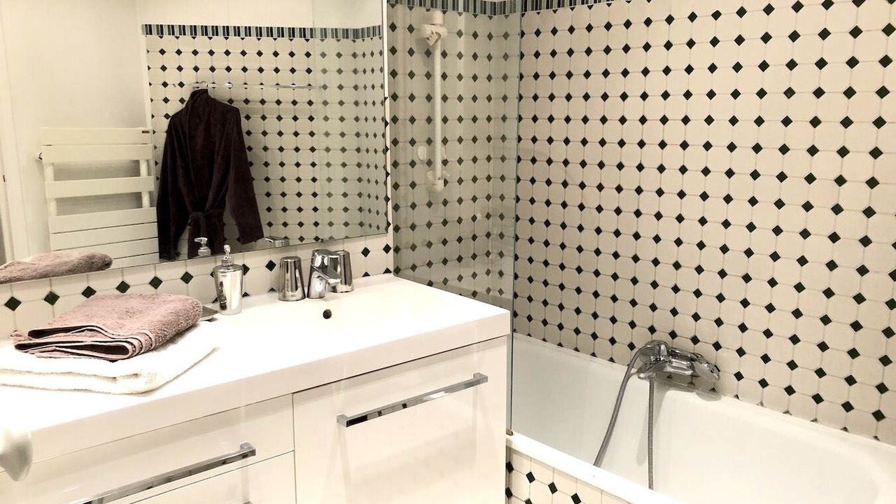 Photo of Bathroom in Chaillot