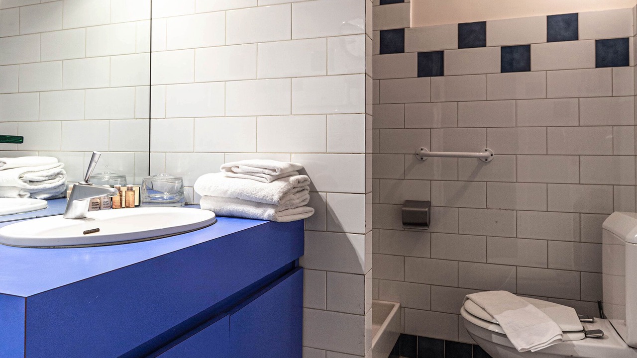 Photo of Bathroom in Chaillot