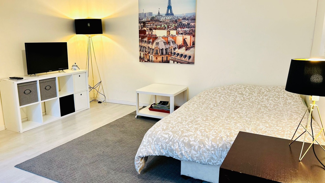 Photo of Bedroom in Garches