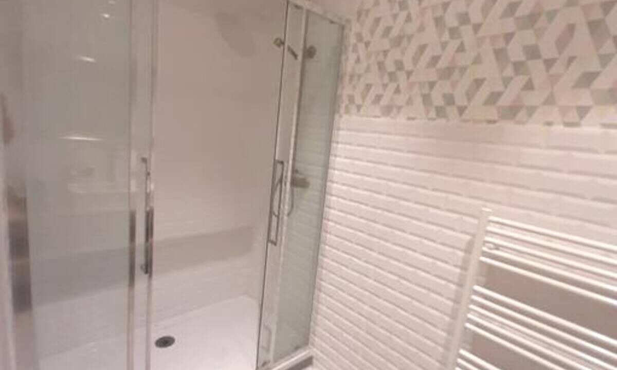 Photo of Bathroom in Quartier de la Folie-Mericourt