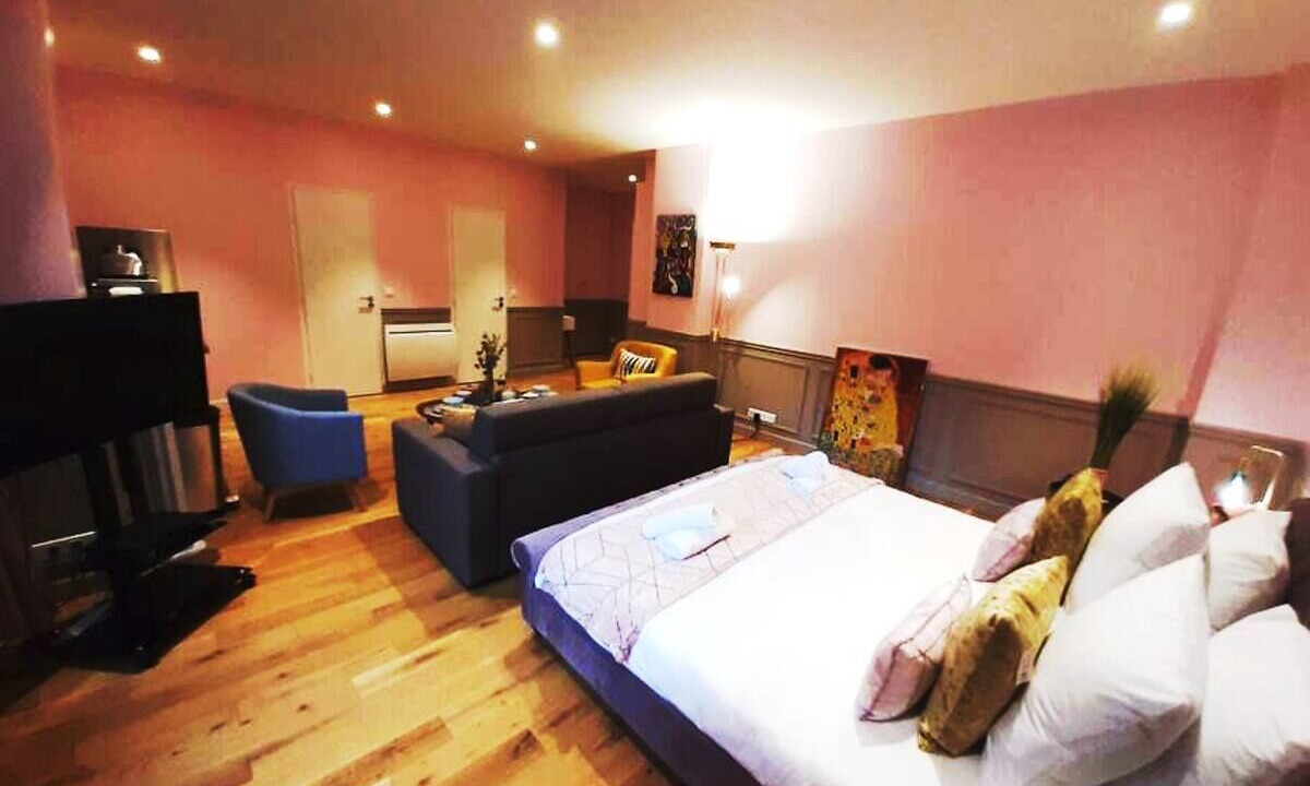 Photo of Bedroom in Quartier de la Folie-Mericourt