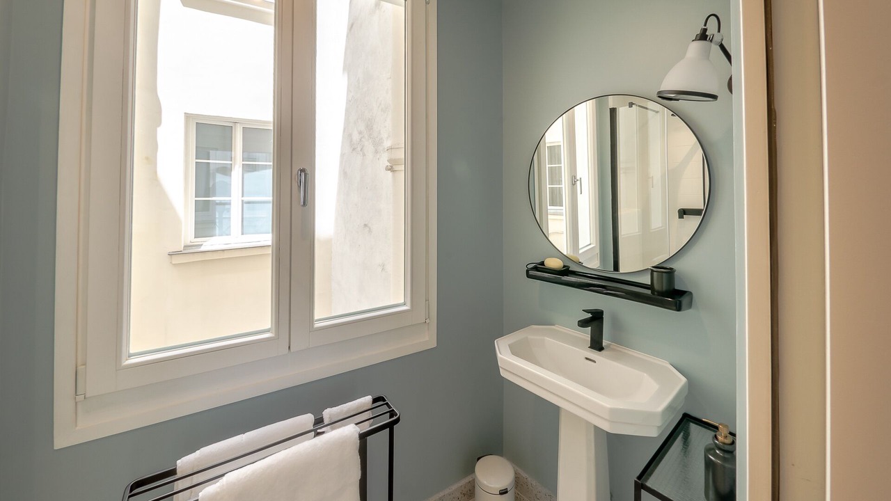 Photo of Bathroom in Quartier de la Place-Vendome