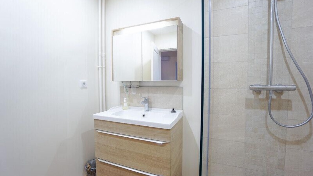 Photo of Bathroom in Suresnes
