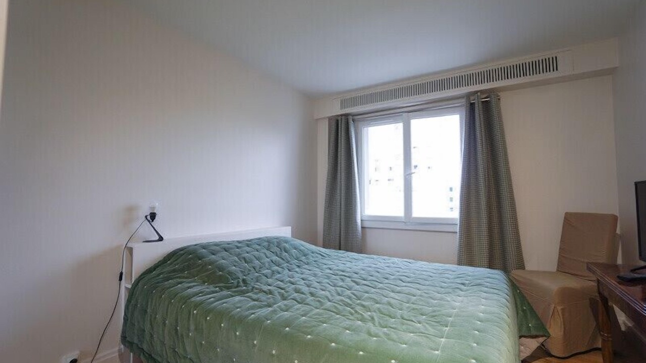 Photo of Bedroom in Suresnes