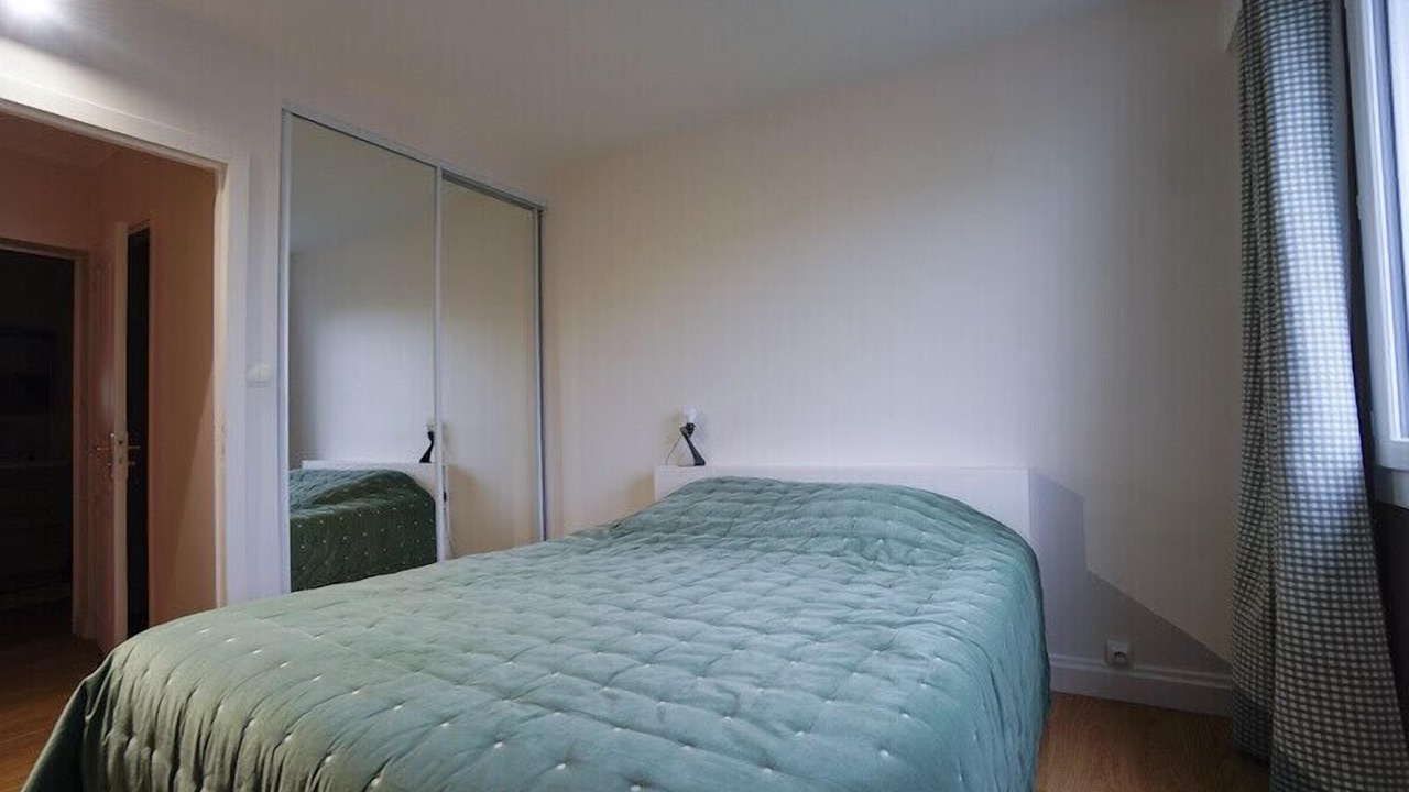 Photo of Bedroom in Suresnes