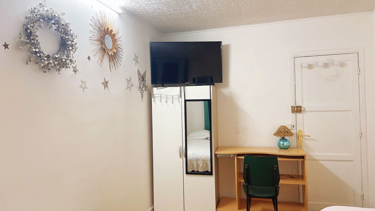 Photo of Bedroom in Thiais