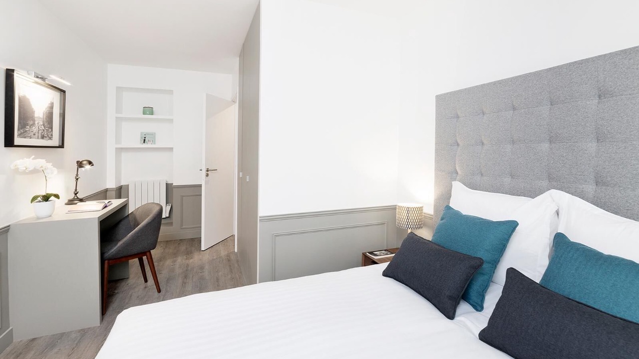 Photo of Bedroom in Arts-et-Metiers