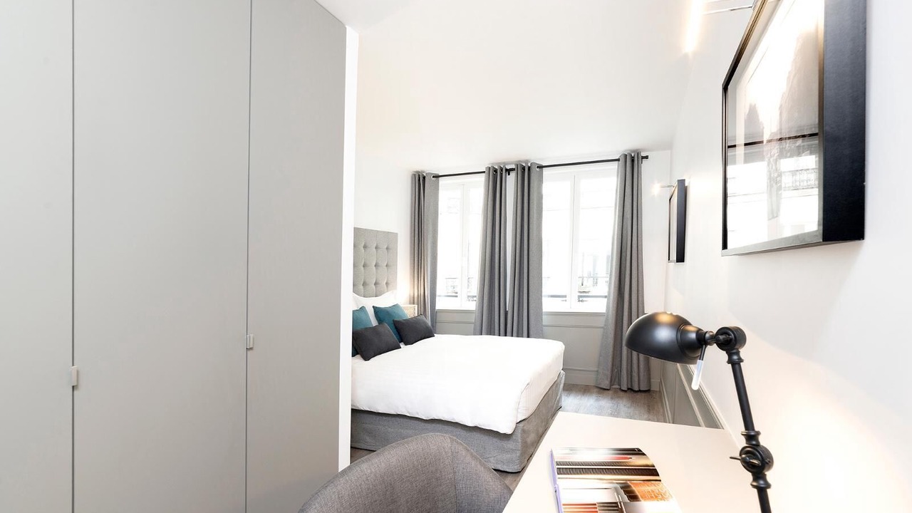Photo of Bedroom in Arts-et-Metiers