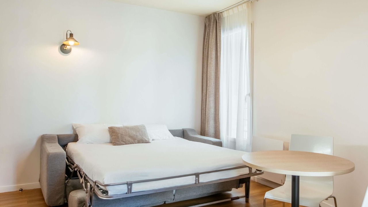 Photo of Bedroom in Asnieres-sur-Seine