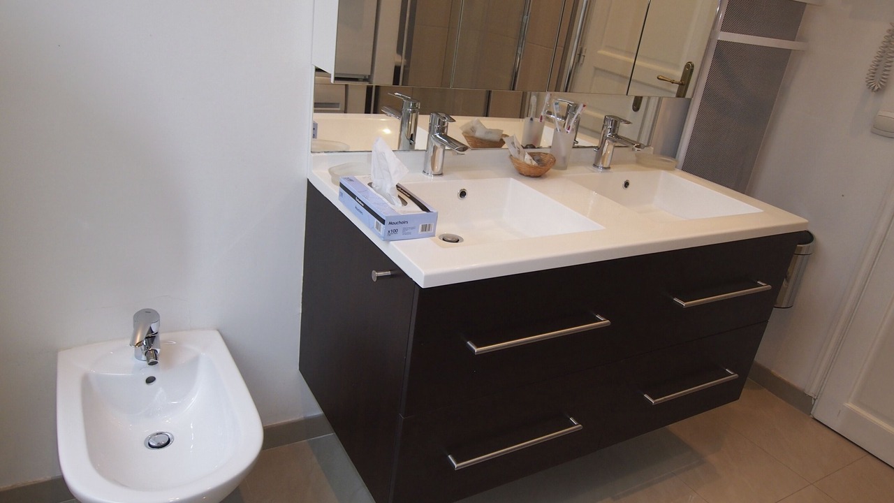 Photo of Bathroom in Saint-Merri
