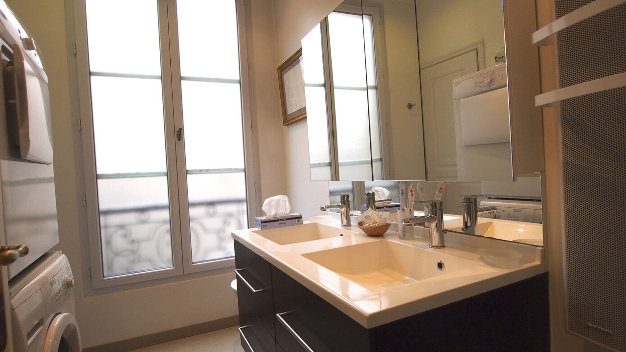 Photo of Bathroom in Saint-Merri