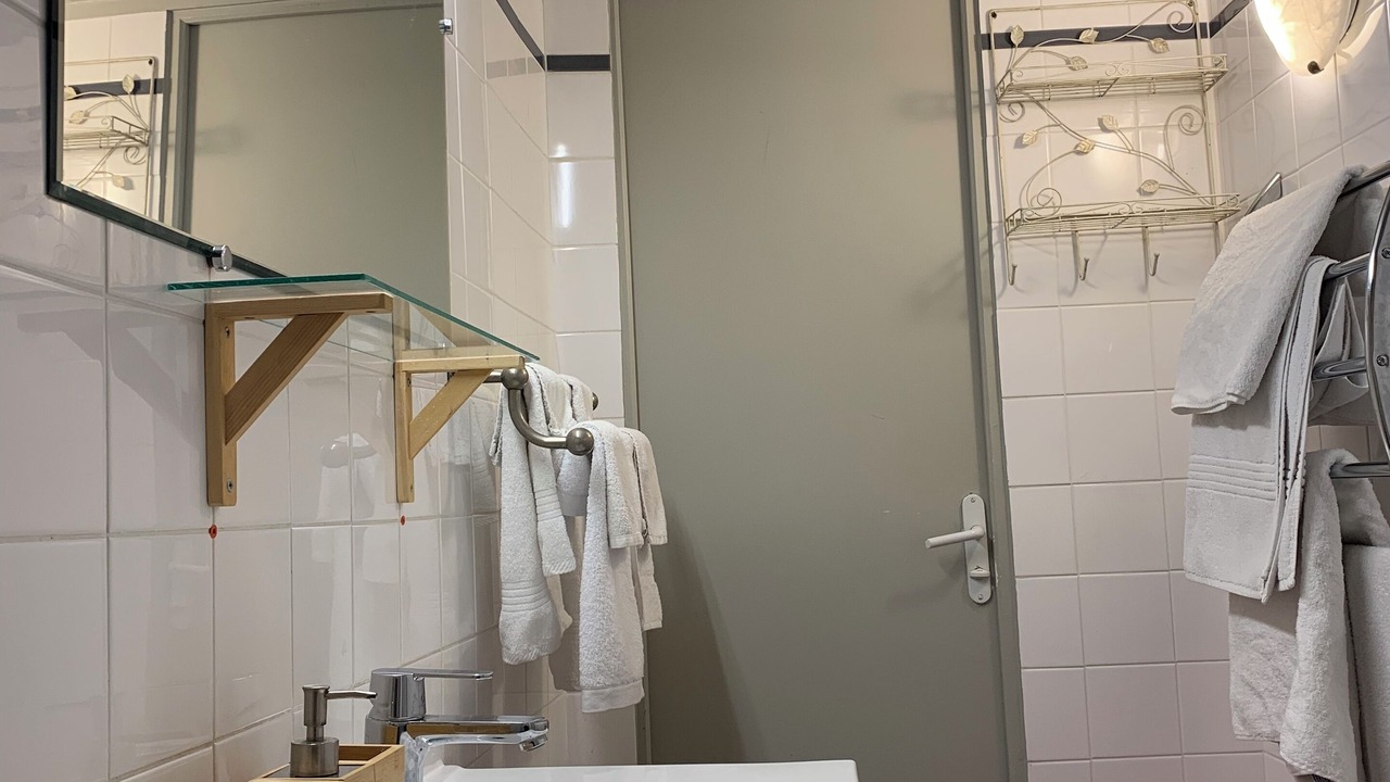 Photo of Bathroom in Arts-et-Metiers