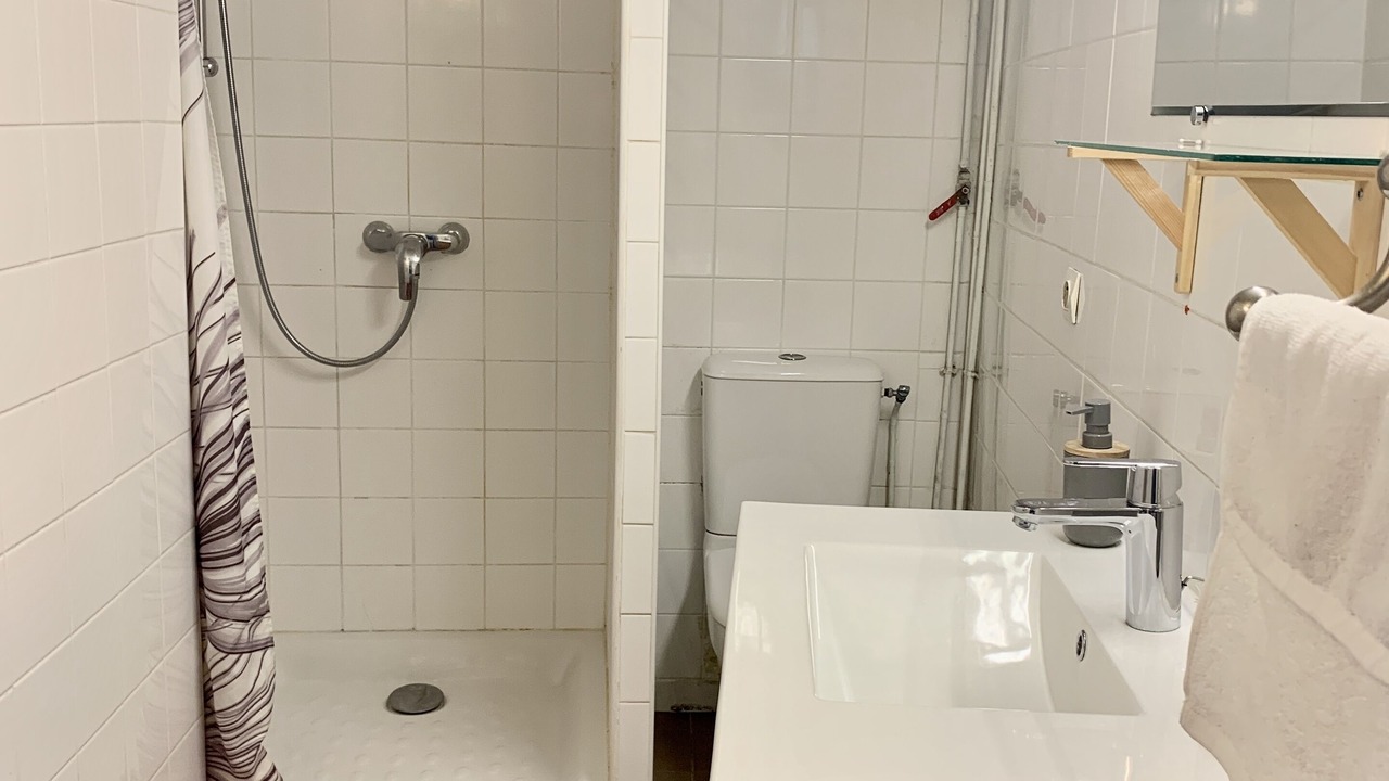 Photo of Bathroom in Arts-et-Metiers