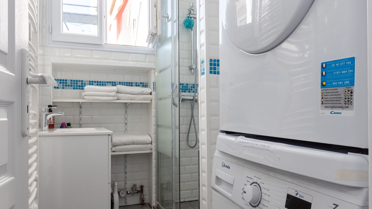 Photo of Bathroom in Quartier de l'Ecole-Militaire
