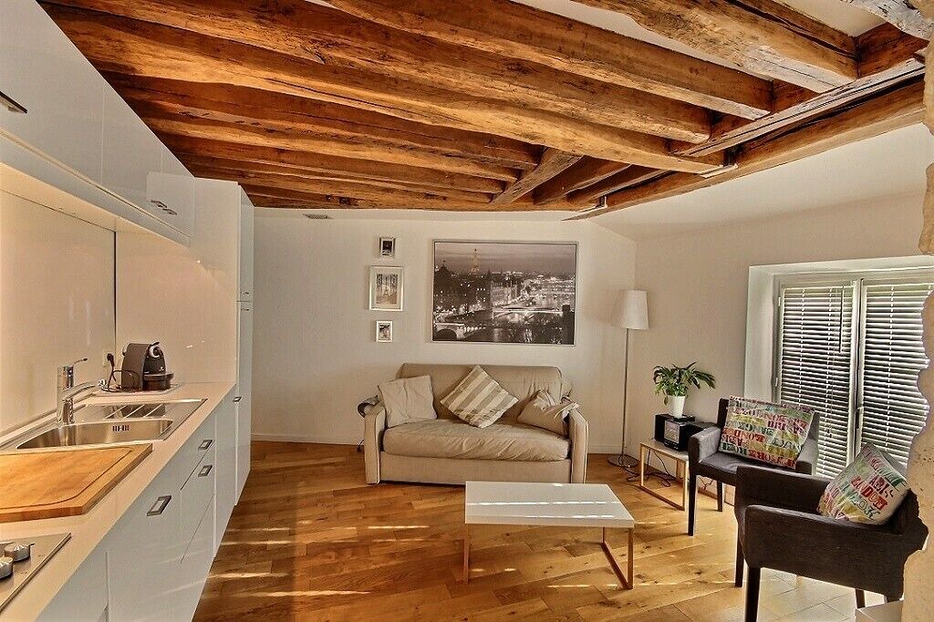 Photo of Livingroom in Archives