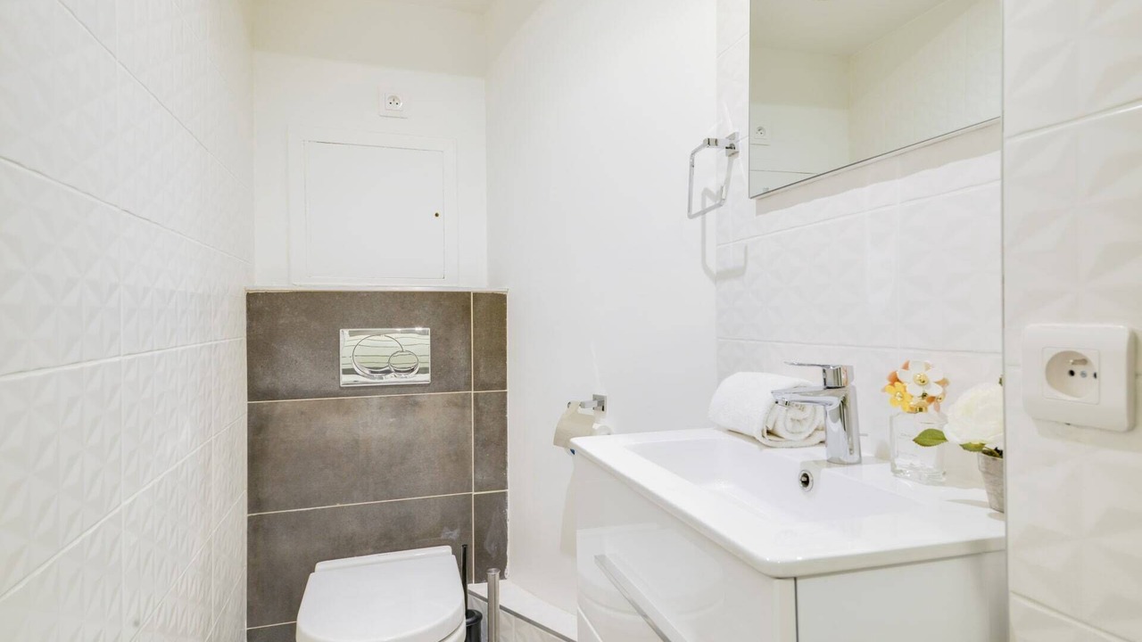 Photo of Bathroom in 9th Arrondissement