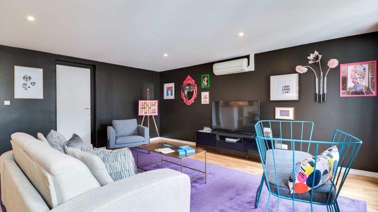Photo of Livingroom in 9th Arrondissement