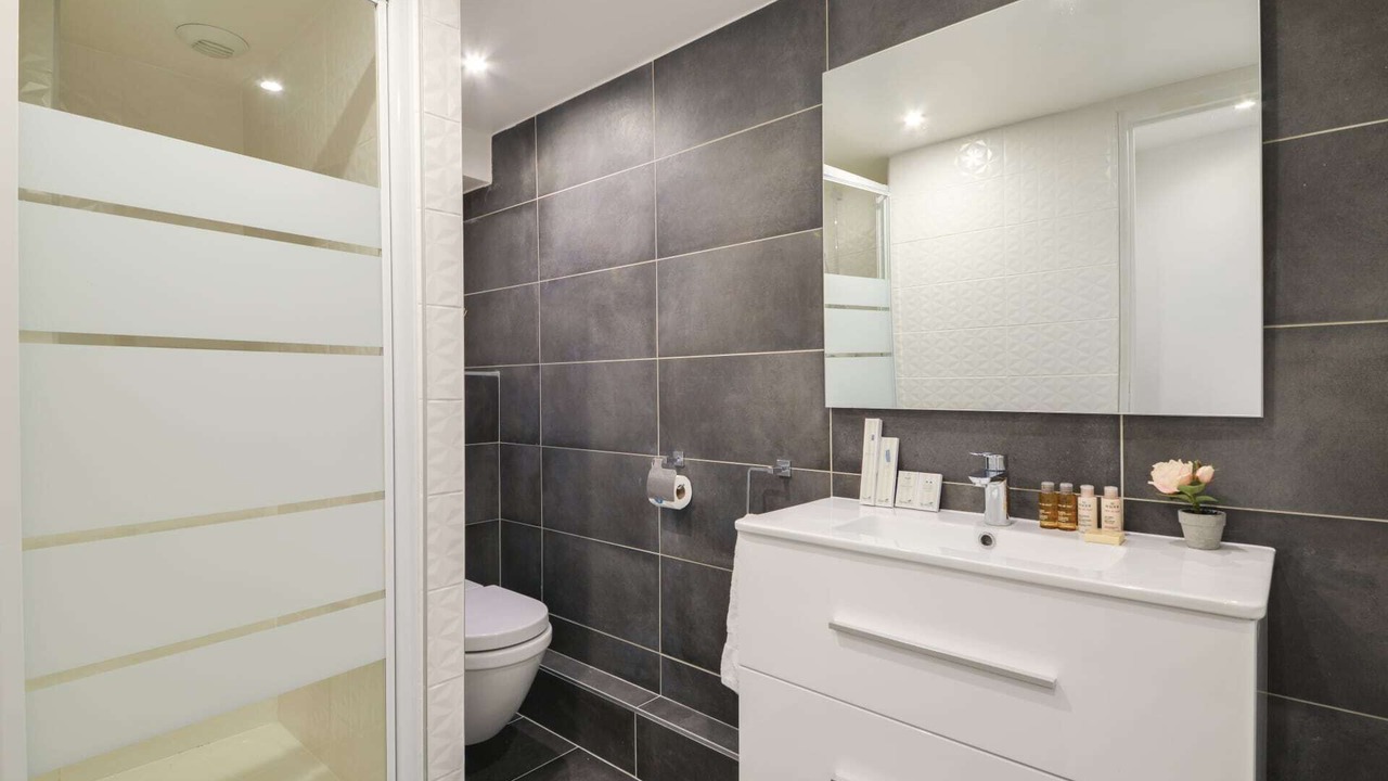 Photo of Bathroom in 9th Arrondissement