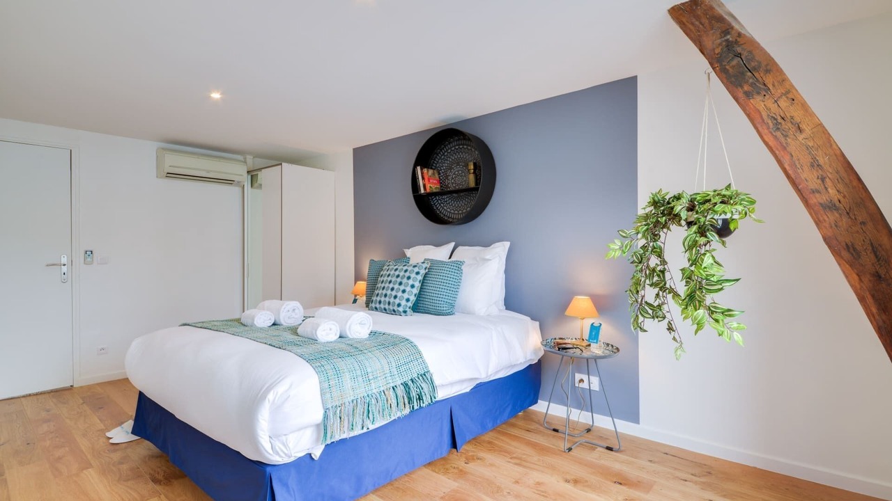 Photo of Bedroom in 9th Arrondissement